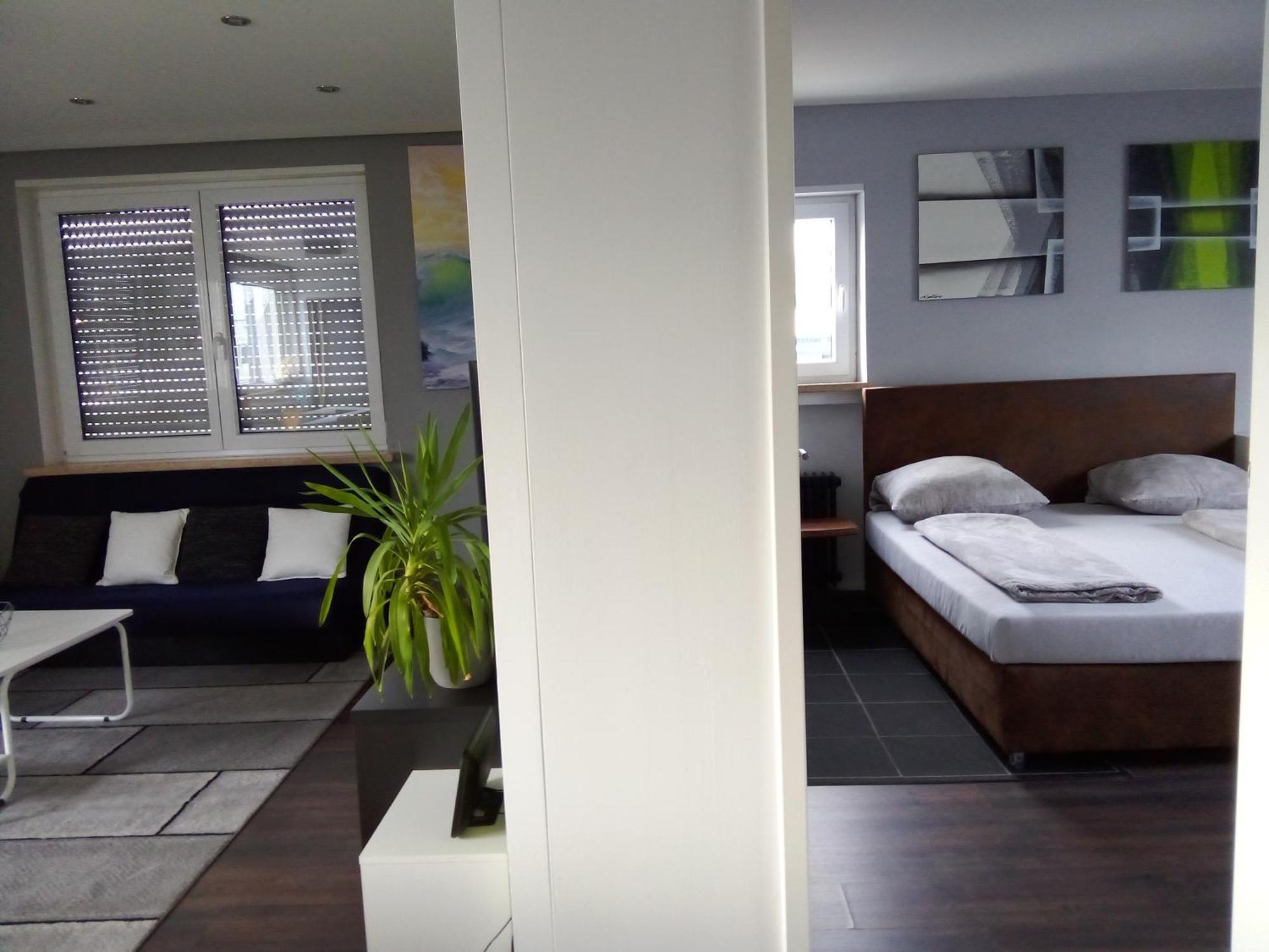 Apartments - Geraeumige 95 Qm Mit Balkon アウグスブルク エクステリア 写真